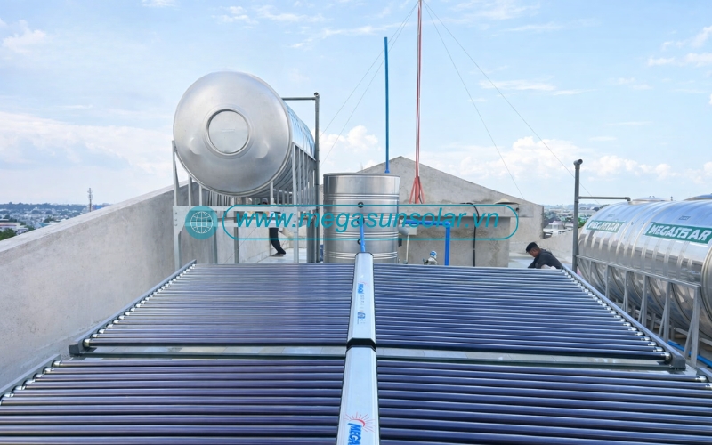 Các khách sạn 15-20 phòng nên lựa chọn hệ thống máy nước nóng megasun 1000L