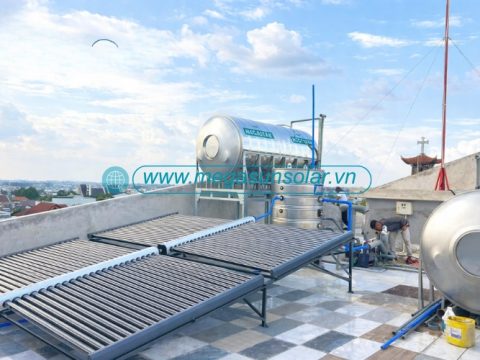 Hệ thống nước nóng năng lượng mặt trời Megasun 1000L cho khách sạn mini